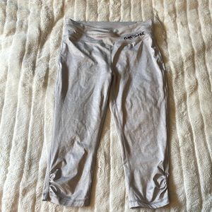 2 for $15 Deal ⭐️ Flag nor Fail Crop leggings